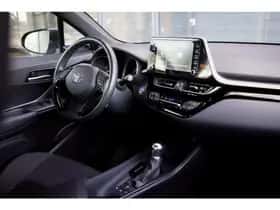 Toyota C-HR (2023) thumbnail 35