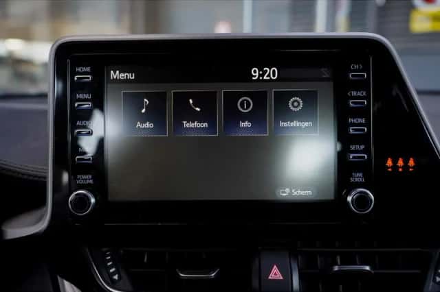 Toyota C-HR (2023) thumbnail 45