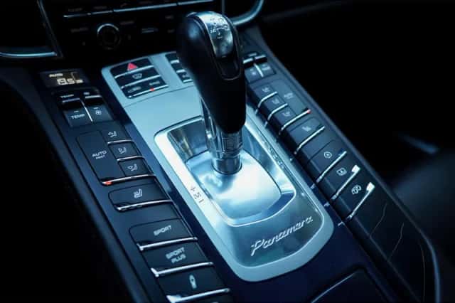 Porsche Panamera (2013) thumbnail 30