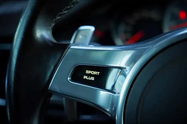 Porsche Panamera (2013) thumbnail 45