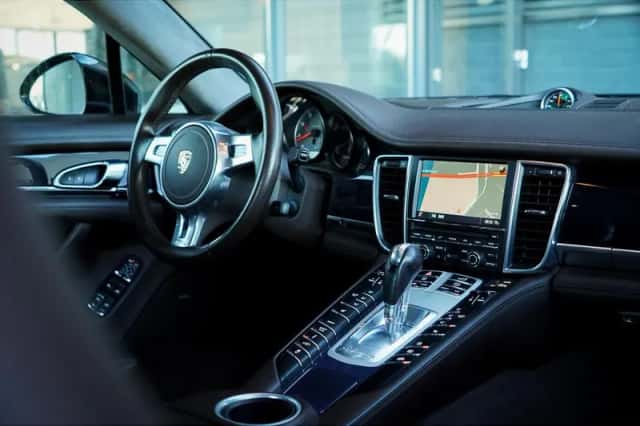 Porsche Panamera (2013) thumbnail 50