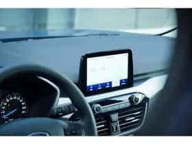 Ford Kuga (2022) thumbnail 25