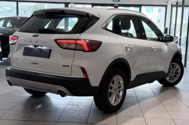 Ford Kuga (2022) thumbnail 3