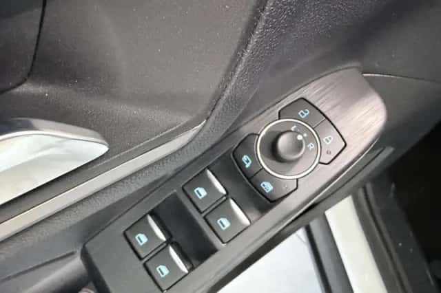 Ford Kuga (2022) thumbnail 6