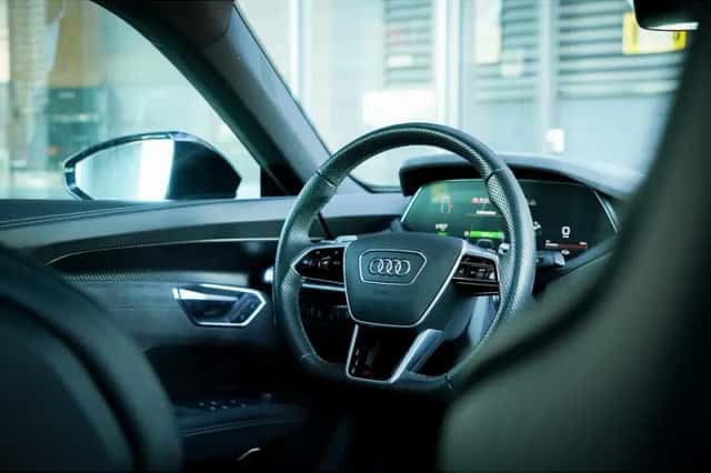 Audi e-tron GT (2023) thumbnail 33