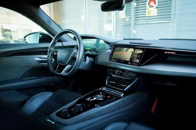 Audi e-tron GT (2023) thumbnail 34
