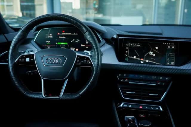 Audi e-tron GT (2023) thumbnail 44