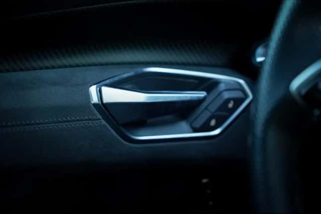 Audi e-tron GT (2023) thumbnail 50