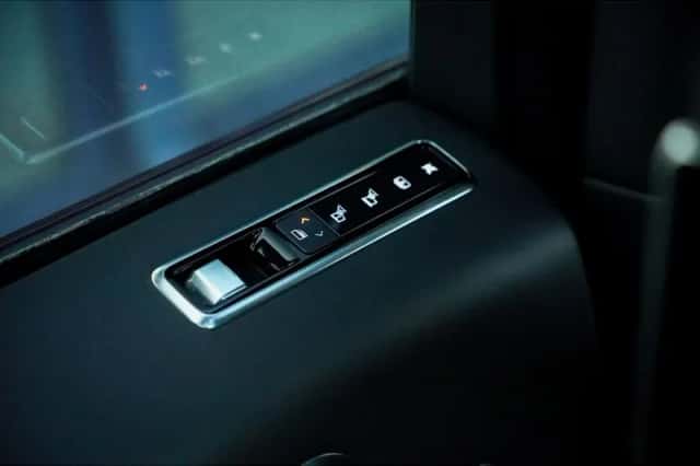 Land Rover Range Rover (2019) thumbnail 40