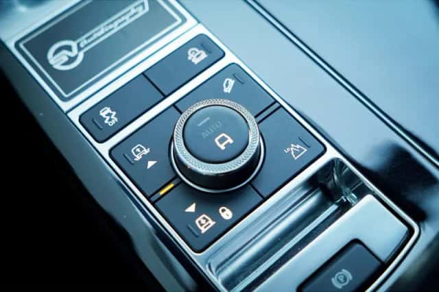 Land Rover Range Rover (2019) thumbnail 59