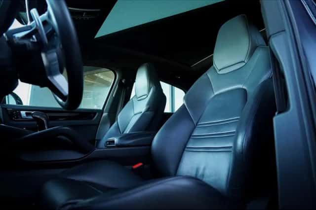 Porsche Cayenne (2021) thumbnail 2