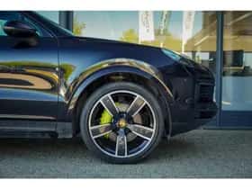 Porsche Cayenne (2021) thumbnail 11