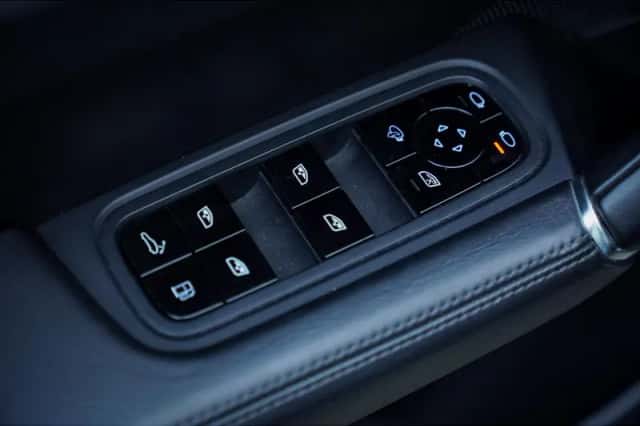 Porsche Cayenne (2021) thumbnail 15