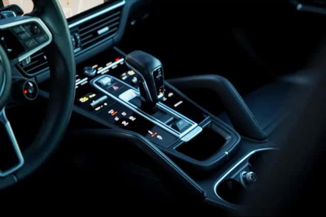 Porsche Cayenne (2021) thumbnail 16