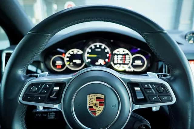 Porsche Cayenne (2021) thumbnail 17