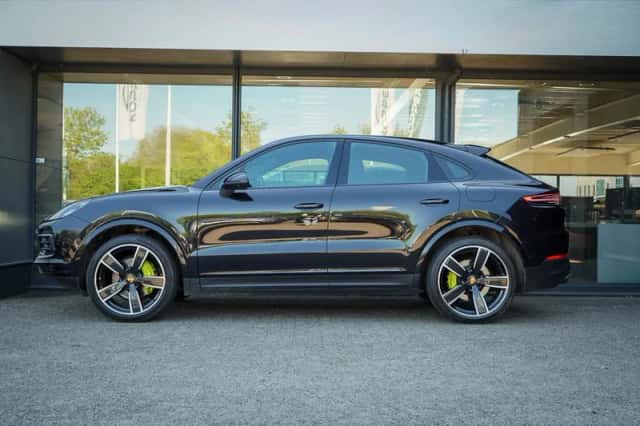 Porsche Cayenne (2021) thumbnail 3