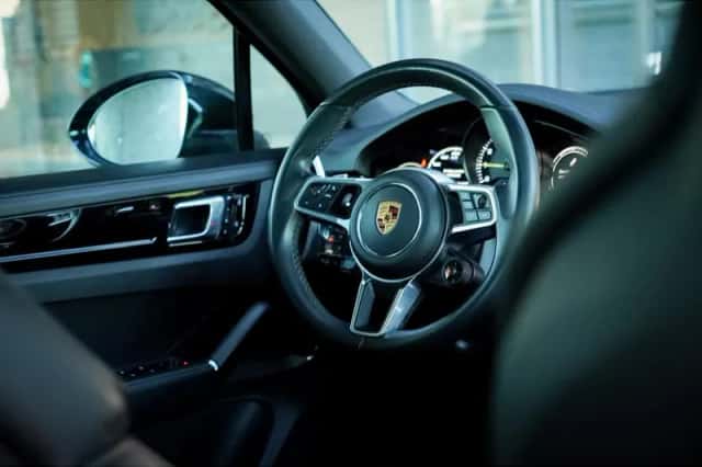 Porsche Cayenne (2021) thumbnail 31
