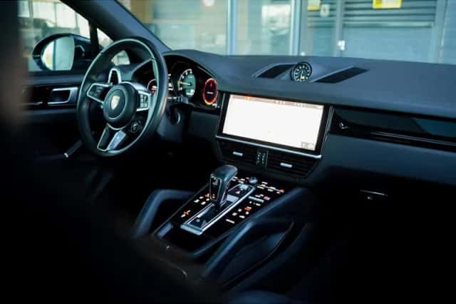 Porsche Cayenne (2021) thumbnail 32