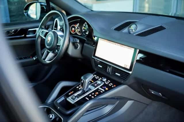 Porsche Cayenne (2021) thumbnail 34