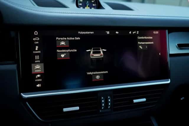 Porsche Cayenne (2021) thumbnail 44