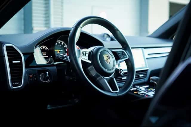 Porsche Cayenne (2021) thumbnail 6