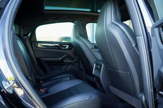 Porsche Cayenne (2021) thumbnail 8