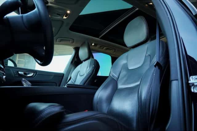 Volvo XC60 (2021) thumbnail 2
