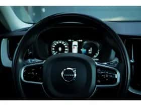 Volvo XC60 (2021) thumbnail 17