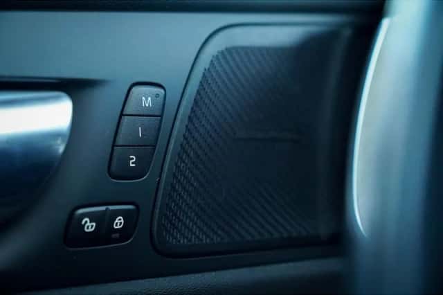 Volvo XC60 (2021) thumbnail 25