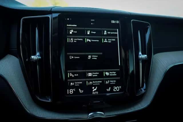 Volvo XC60 (2021) thumbnail 32