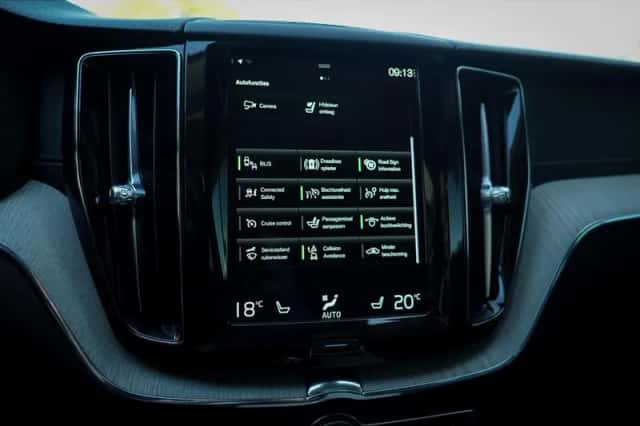 Volvo XC60 (2021) thumbnail 33