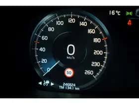 Volvo XC60 (2021) thumbnail 37