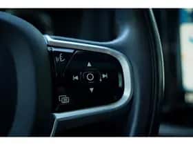 Volvo XC60 (2021) thumbnail 40