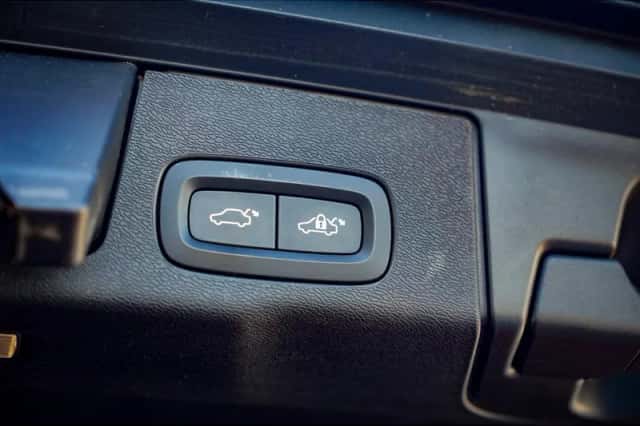 Volvo XC60 (2021) thumbnail 44