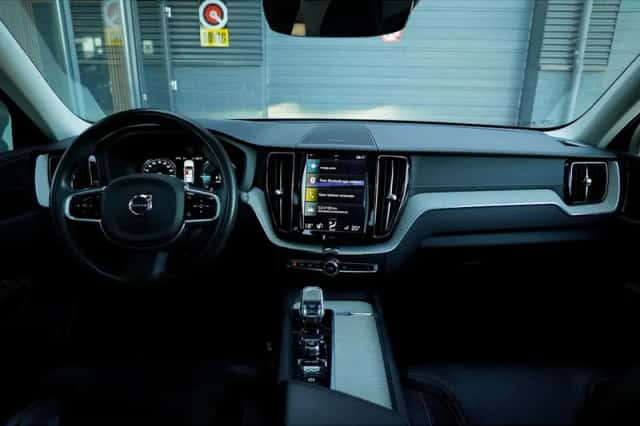 Volvo XC60 (2021) thumbnail 7