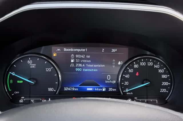 Ford Kuga (2022) thumbnail 5