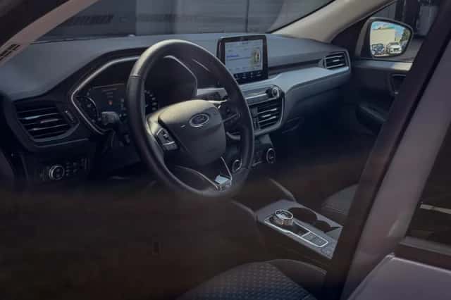 Ford Kuga (2022) thumbnail 6