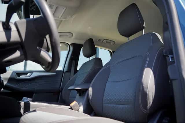Ford Kuga (2022) thumbnail 2