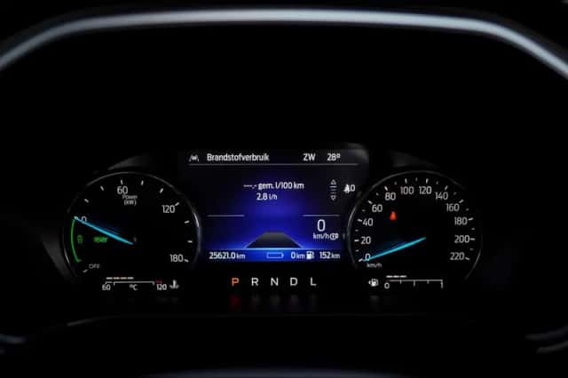 Ford Kuga (2022) thumbnail 5