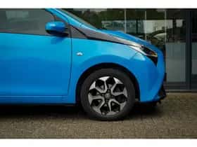 Toyota Aygo (2018) thumbnail 11