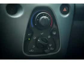 Toyota Aygo (2018) thumbnail 19