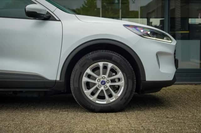 Ford Kuga (2022) thumbnail 11