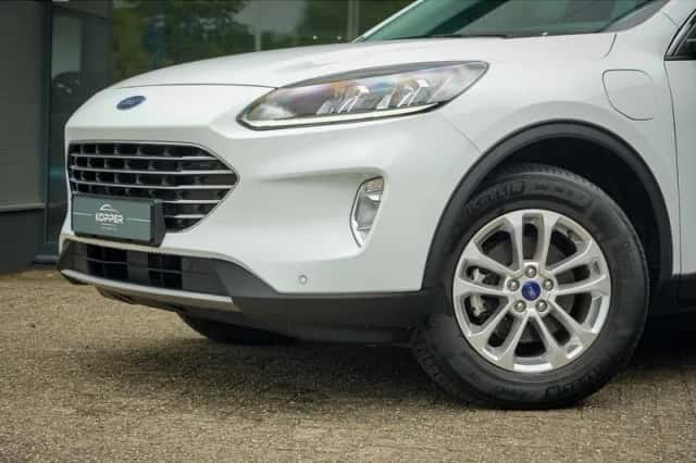 Ford Kuga (2022) thumbnail 24