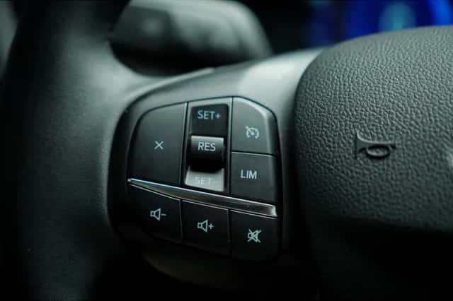 Ford Kuga (2022) thumbnail 33