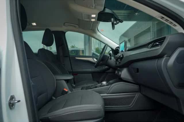 Ford Kuga (2022) thumbnail 36