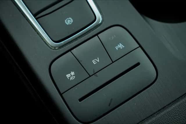 Ford Kuga (2022) thumbnail 38