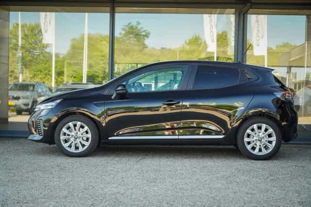 Renault Clio (2024) thumbnail 3