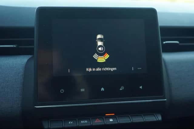 Renault Clio (2024) thumbnail 22