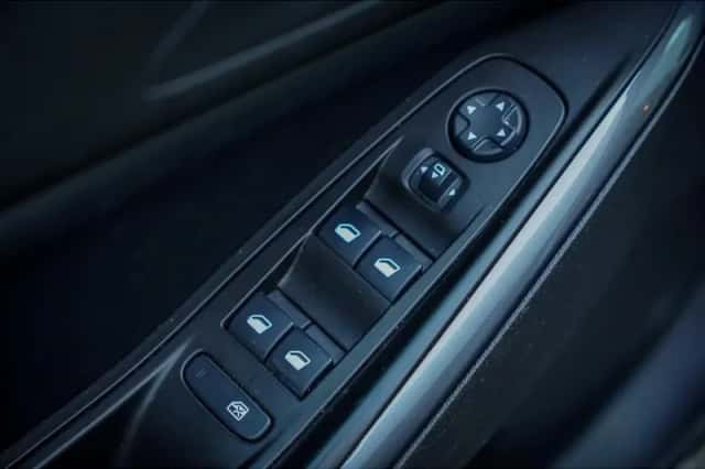 Opel Grandland X (2019) thumbnail 15