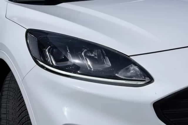 Ford Kuga (2022) thumbnail 3